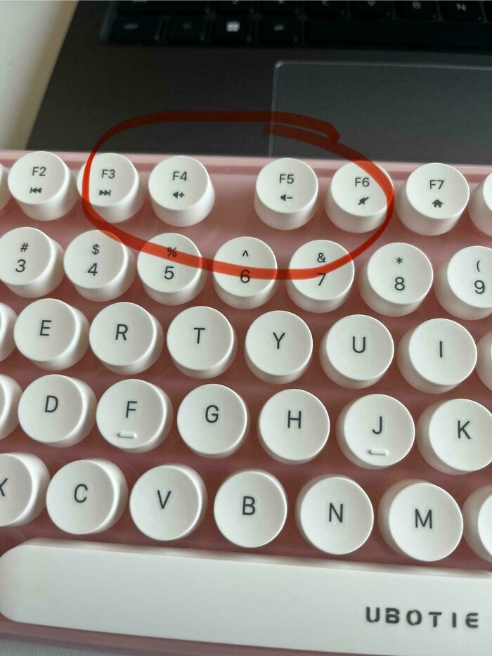 82 Hilariously Unhinged Design Fails That Should Have Never Been Approved (New Pics)