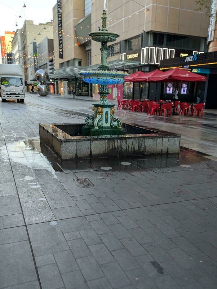 82 Hilariously Unhinged Design Fails That Should Have Never Been Approved (New Pics)