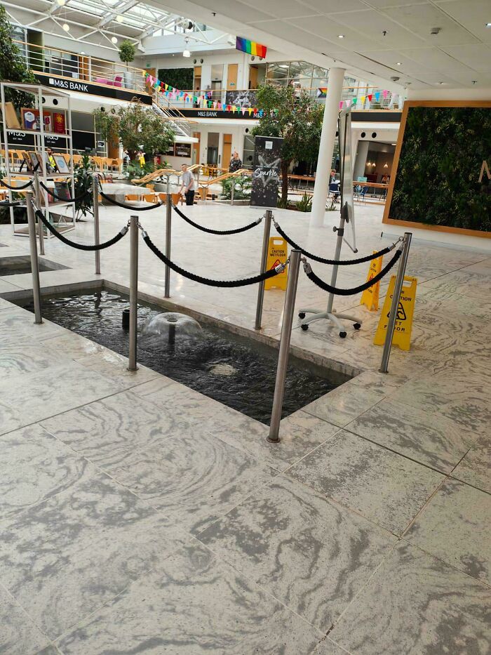 82 Hilariously Unhinged Design Fails That Should Have Never Been Approved (New Pics)