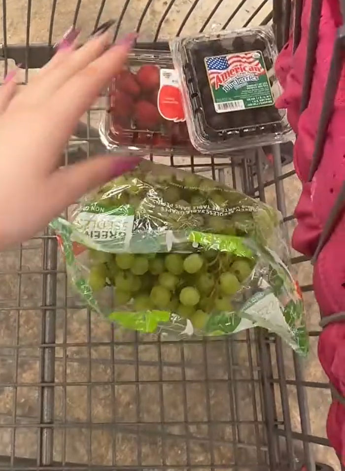 American Parents Fill The Whole Cart Of Groceries, People Try To Find Any Actual Food There