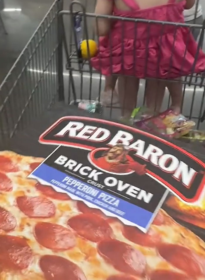 American Parents Fill The Whole Cart Of Groceries, People Try To Find Any Actual Food There