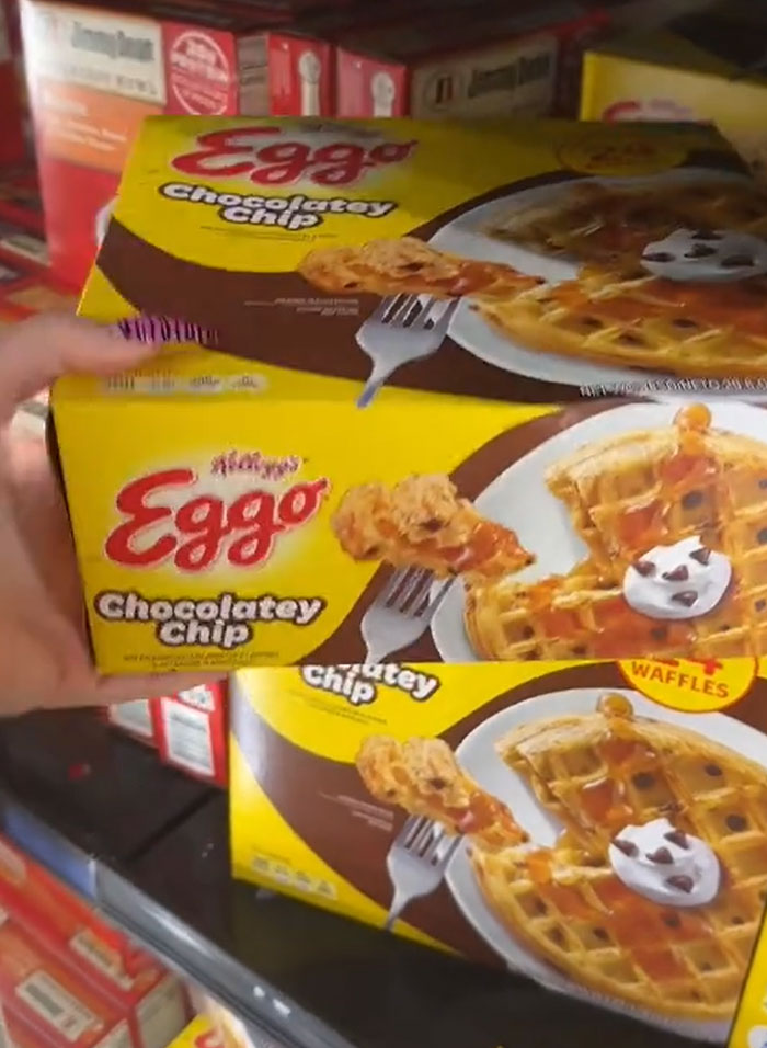 American Parents Fill The Whole Cart Of Groceries, People Try To Find Any Actual Food There