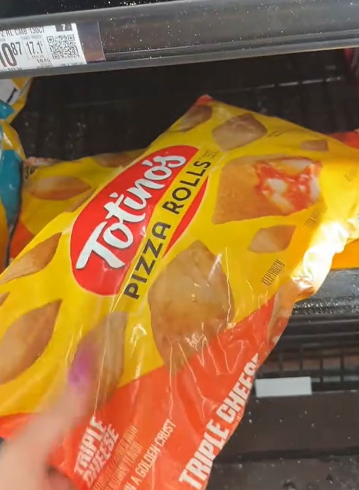 American Parents Fill The Whole Cart Of Groceries, People Try To Find Any Actual Food There