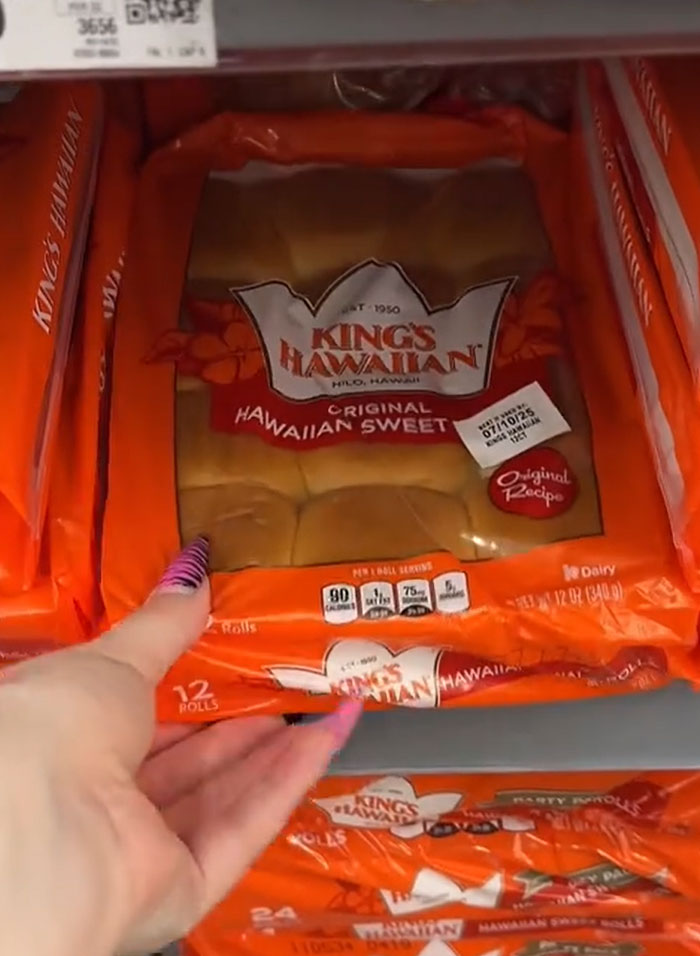 American Parents Fill The Whole Cart Of Groceries, People Try To Find Any Actual Food There