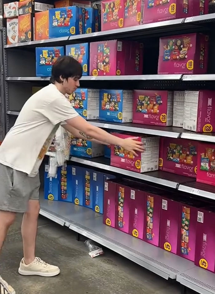 American Parents Fill The Whole Cart Of Groceries, People Try To Find Any Actual Food There