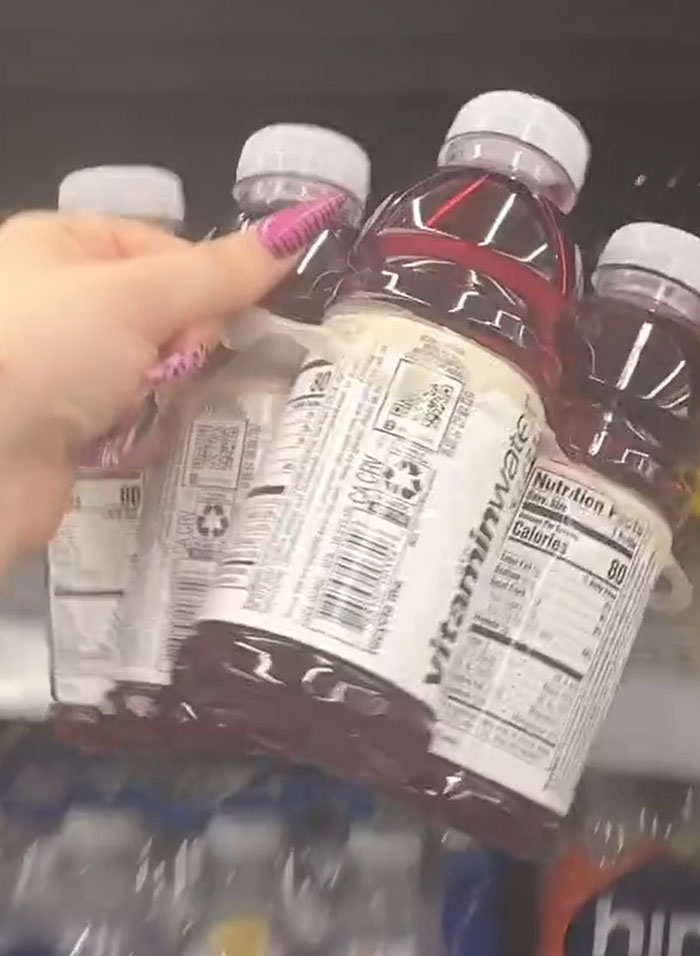 American Parents Fill The Whole Cart Of Groceries, People Try To Find Any Actual Food There