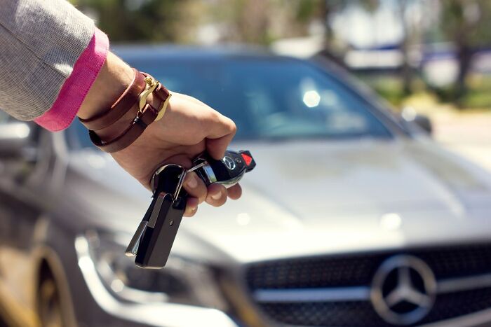 40 Safety Tips That Are Genius Ways For Women Living Alone To Protect Themselves
