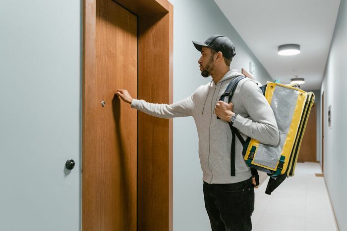 40 Safety Tips That Are Genius Ways For Women Living Alone To Protect Themselves