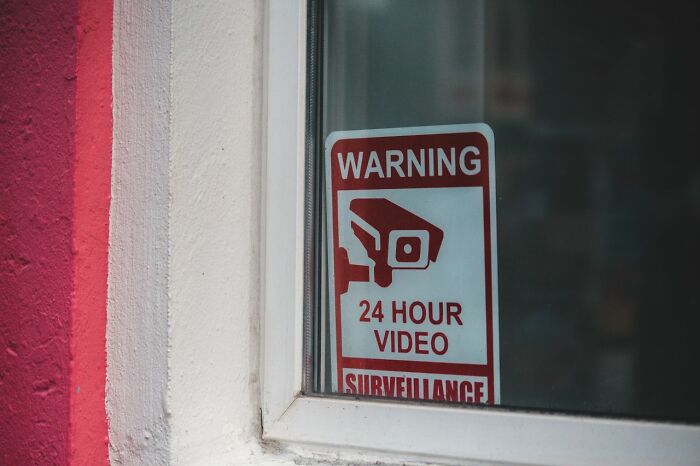 40 Safety Tips That Are Genius Ways For Women Living Alone To Protect Themselves