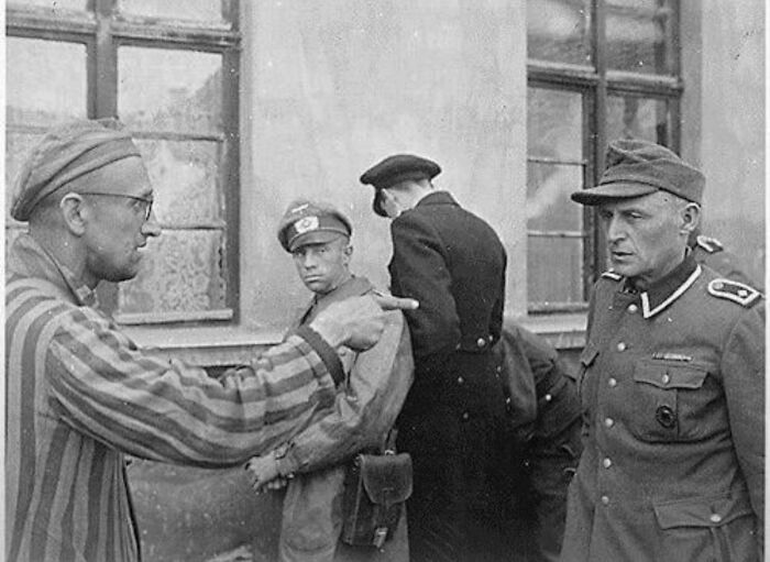 83 Fascinating And Emotional Historical Photos That Don&rsquo;t Let Us Forget The Past (New Pics)