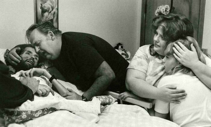83 Fascinating And Emotional Historical Photos That Don&rsquo;t Let Us Forget The Past (New Pics)