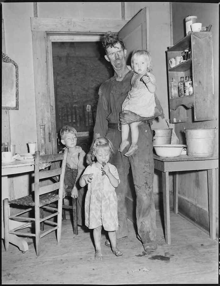 83 Fascinating And Emotional Historical Photos That Don&rsquo;t Let Us Forget The Past (New Pics)