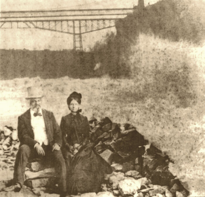 83 Fascinating And Emotional Historical Photos That Don&rsquo;t Let Us Forget The Past (New Pics)