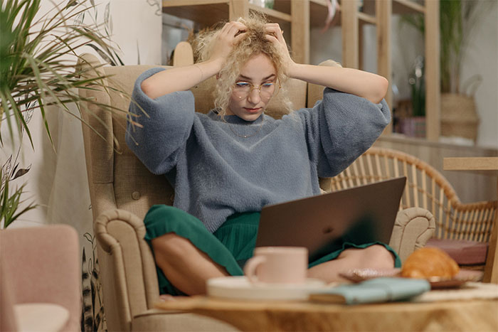 Online Stalker Freaks Out After Woman “Steals” Her Fictional Boyfriend Online Stalker Freaks Out After Woman “Steals” Her Fictional Boyfriend