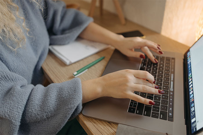 Online Stalker Freaks Out After Woman “Steals” Her Fictional Boyfriend Online Stalker Freaks Out After Woman “Steals” Her Fictional Boyfriend
