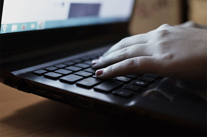 Online Stalker Freaks Out After Woman “Steals” Her Fictional Boyfriend Online Stalker Freaks Out After Woman “Steals” Her Fictional Boyfriend