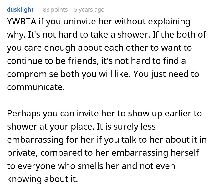 Friend&rsquo;s Musty Smell Starts Clearing Rooms, Woman Dreads Being The One Who Finally Tells Her