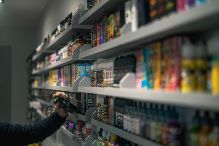 Teen’s ‘Innocent’ Vaping Habit Spirals Into 1,200 Puffs A Day, A Health Scare Finally Makes Him Quit