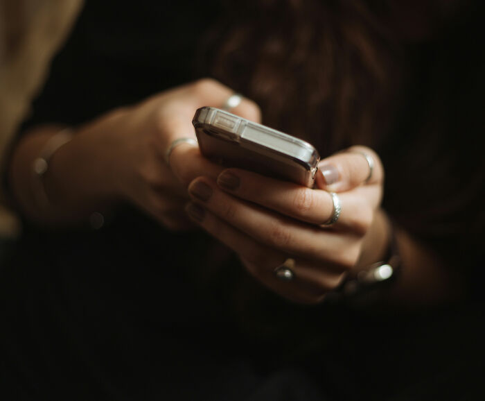 “We’re Cooked”: Man Shares Results Of His “Becky Experiment” After Testing Four Different Dating Profiles “We’re Cooked”: Man Shares Results Of His “Becky Experiment” After Testing Four Different Dating Profiles