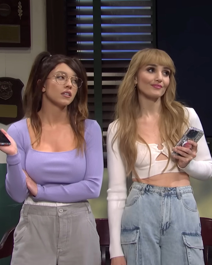 SNL Star Mocks Sydney Sweeney’s Controversial Betting Ad With “Hilarious” Parody SNL Star Mocks Sydney Sweeney’s Controversial Betting Ad With “Hilarious” Parody