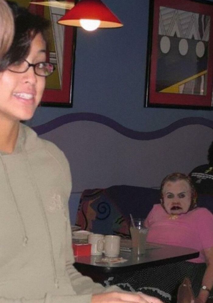 118 Unhinged Images That Made People Go “Hmmm”