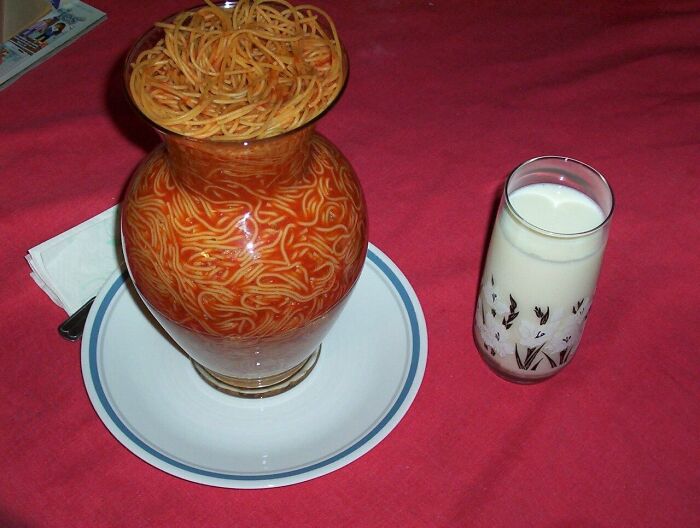 118 Unhinged Images That Made People Go “Hmmm”