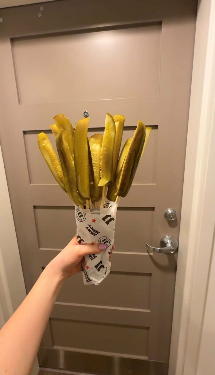 118 Unhinged Images That Made People Go “Hmmm”