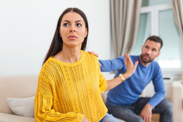 Women Share 66 Lies Men Told Them That Were Actually Crazy And Unhinged