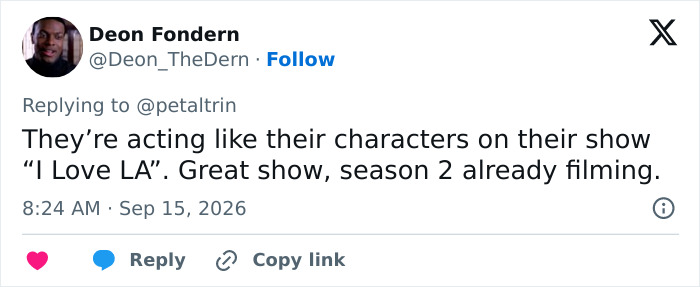 Fans Cringe At Stars’ Emmy Presentation As Their Joke Is Met With Silent Stares Fans Cringe At Stars’ Emmy Presentation As Their Joke Is Met With Silent Stares