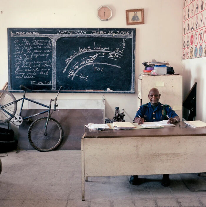 This Photographer’s Project Documented The People And Offices Behind Bureaucracy Around The World (15 Pics) This Photographer’s Project Documented The People And Offices Behind Bureaucracy Around The World (15 Pics)