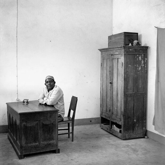 This Photographer’s Project Documented The People And Offices Behind Bureaucracy Around The World (15 Pics) This Photographer’s Project Documented The People And Offices Behind Bureaucracy Around The World (15 Pics)