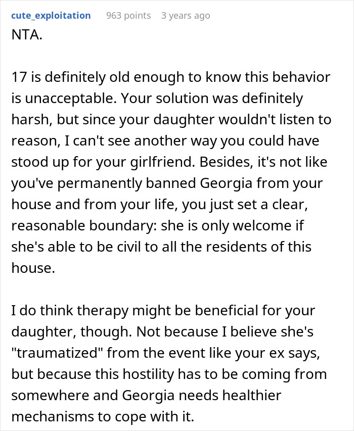 17YO Keeps Trying To Scare Off Dad’s Girlfriend, One Cruel Stunt Finally Gets Her Locked Out 17YO Keeps Trying To Scare Off Dad’s Girlfriend, One Cruel Stunt Finally Gets Her Locked Out