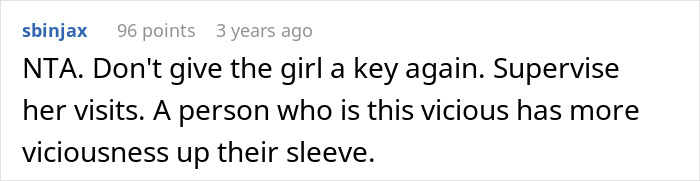 17YO Keeps Trying To Scare Off Dad’s Girlfriend, One Cruel Stunt Finally Gets Her Locked Out 17YO Keeps Trying To Scare Off Dad’s Girlfriend, One Cruel Stunt Finally Gets Her Locked Out