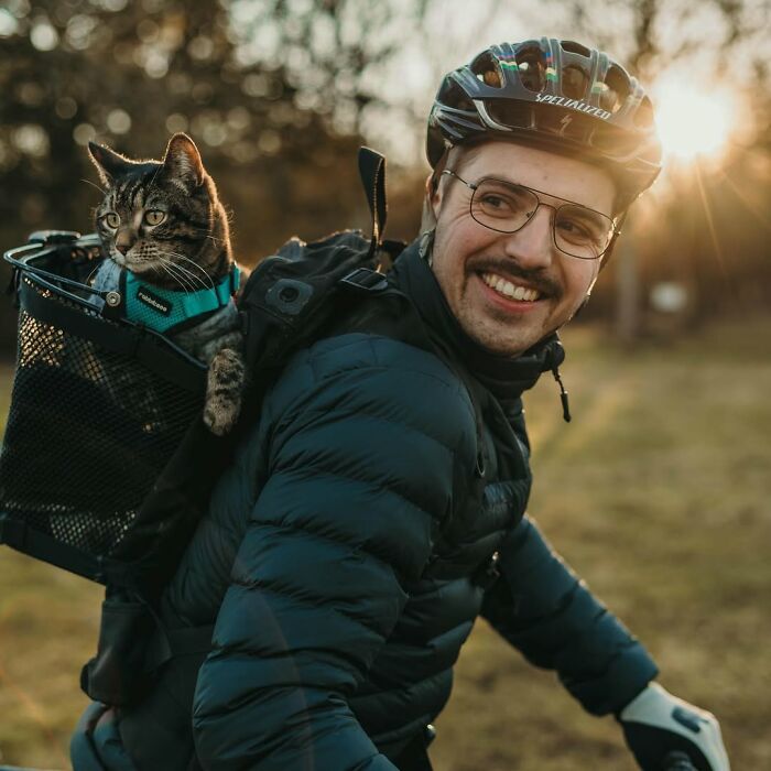 This Owner Brings His Cat Everywhere And They Go On All Kinds Of Crazy Adventures Together (33 New Pics)