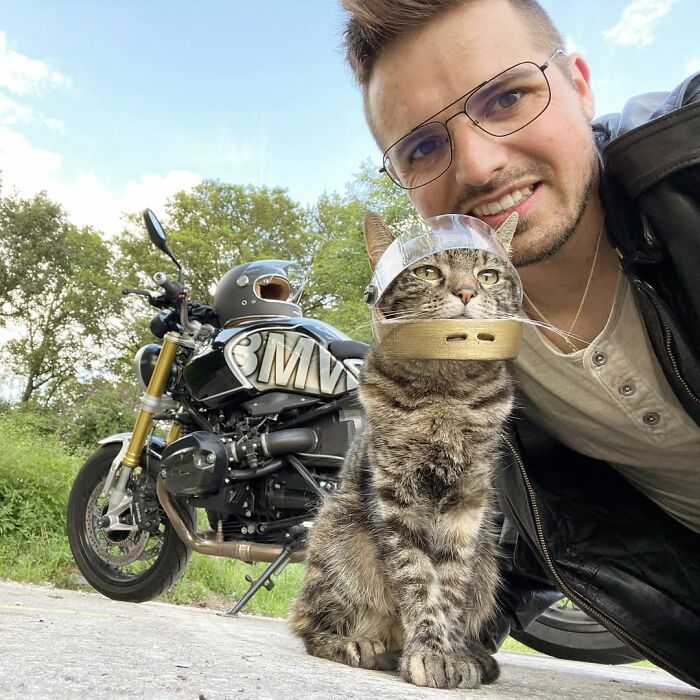 This Owner Brings His Cat Everywhere And They Go On All Kinds Of Crazy Adventures Together (33 New Pics)