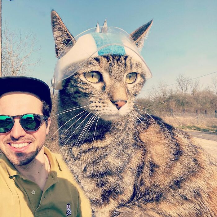 This Owner Brings His Cat Everywhere And They Go On All Kinds Of Crazy Adventures Together (33 New Pics)
