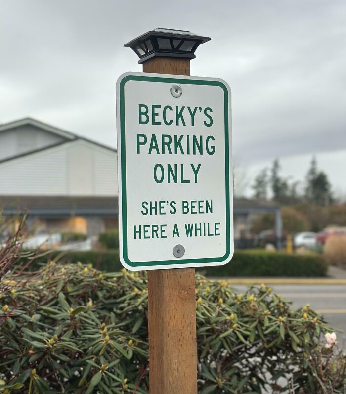 89 Chaotic Signs Spotted In The Wild That Made People Question Reality 89 Chaotic Signs Spotted In The Wild That Made People Question Reality