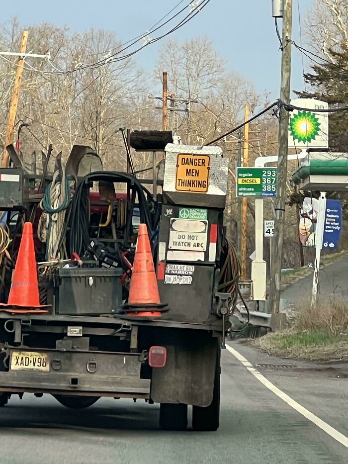89 Chaotic Signs Spotted In The Wild That Made People Question Reality 89 Chaotic Signs Spotted In The Wild That Made People Question Reality