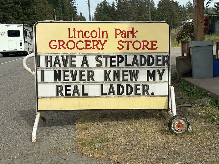 89 Chaotic Signs Spotted In The Wild That Made People Question Reality 89 Chaotic Signs Spotted In The Wild That Made People Question Reality