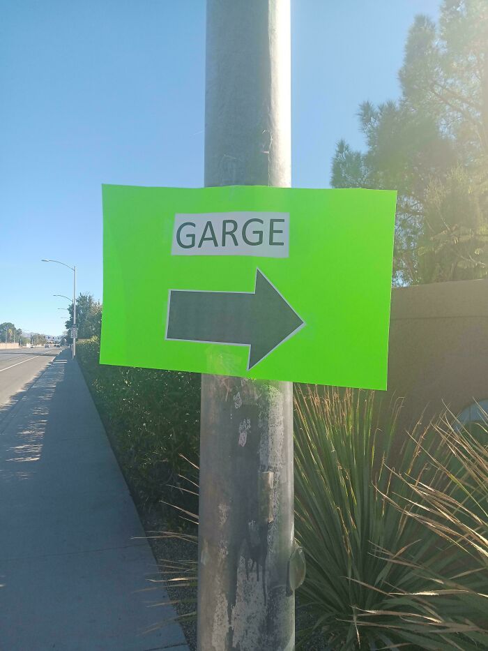 89 Chaotic Signs Spotted In The Wild That Made People Question Reality 89 Chaotic Signs Spotted In The Wild That Made People Question Reality
