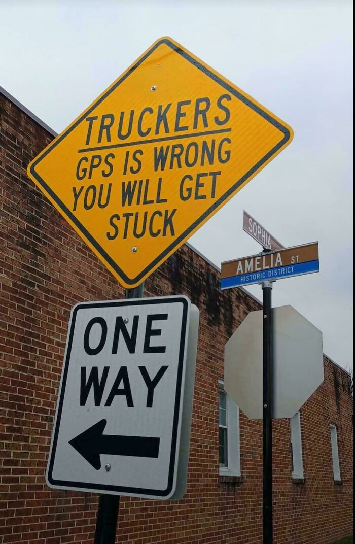 89 Chaotic Signs Spotted In The Wild That Made People Question Reality 89 Chaotic Signs Spotted In The Wild That Made People Question Reality