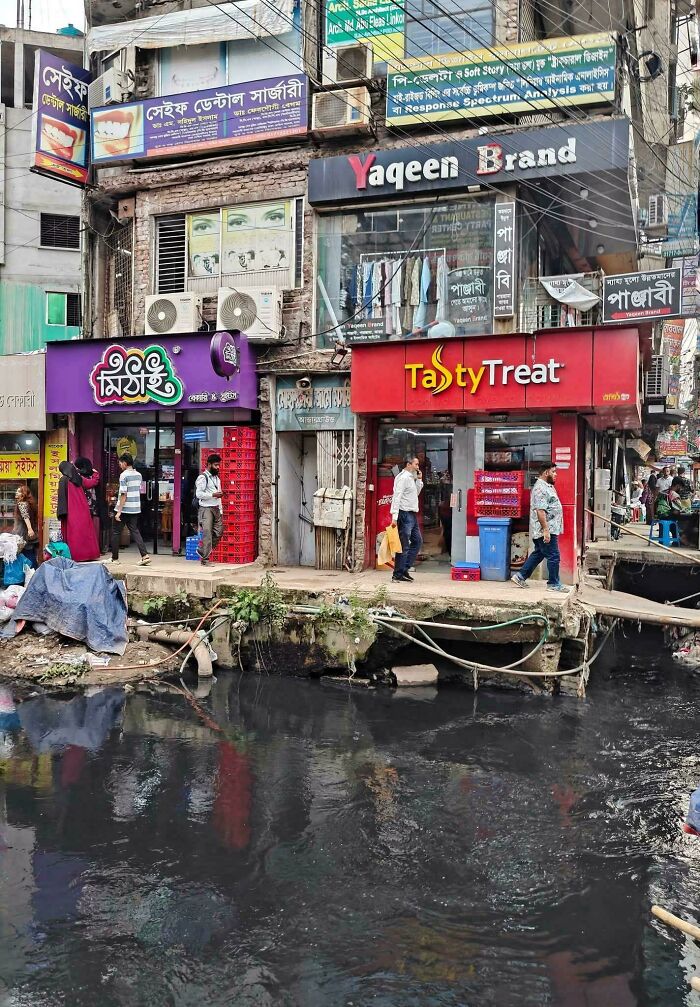 71 Urban Landscapes So Bleak They Look Like Humanity Gave Up Halfway Through (New Pics)