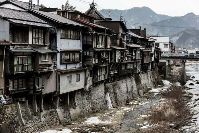71 Urban Landscapes So Bleak They Look Like Humanity Gave Up Halfway Through (New Pics)