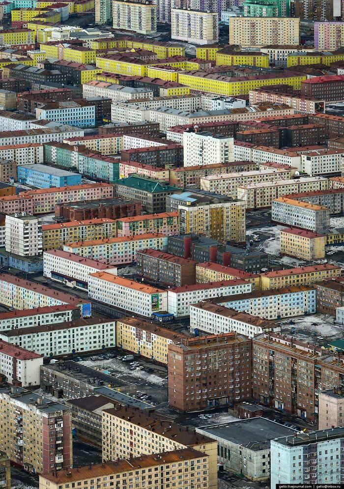 71 Urban Landscapes So Bleak They Look Like Humanity Gave Up Halfway Through (New Pics)