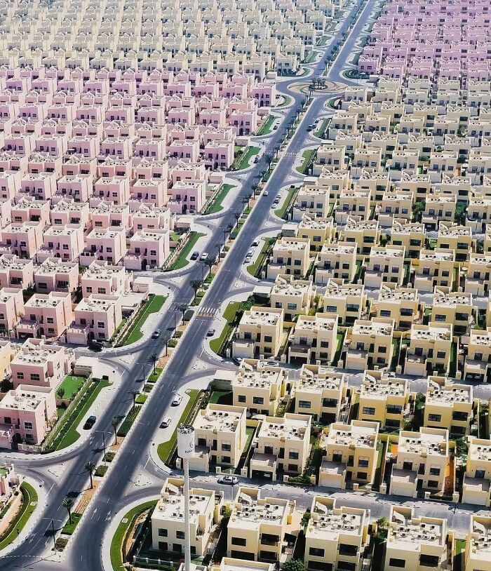 71 Urban Landscapes So Bleak They Look Like Humanity Gave Up Halfway Through (New Pics)