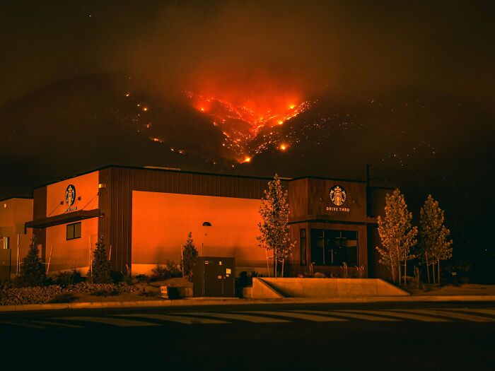 71 Urban Landscapes So Bleak They Look Like Humanity Gave Up Halfway Through (New Pics)