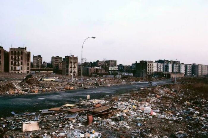 71 Urban Landscapes So Bleak They Look Like Humanity Gave Up Halfway Through (New Pics)