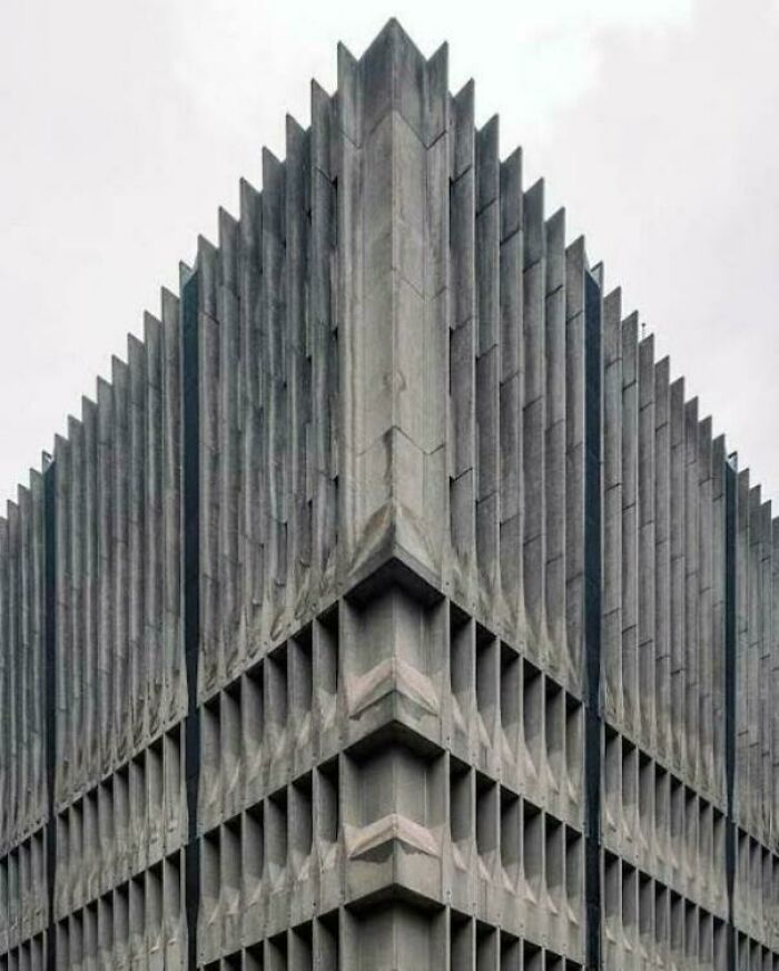 71 Urban Landscapes So Bleak They Look Like Humanity Gave Up Halfway Through (New Pics)