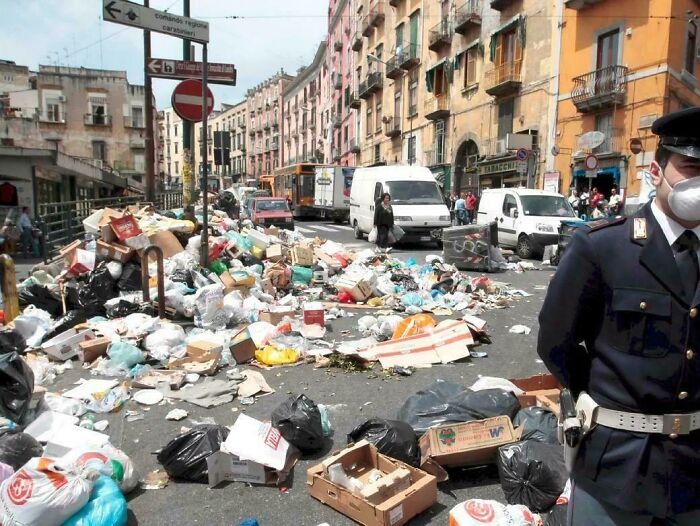 71 Urban Landscapes So Bleak They Look Like Humanity Gave Up Halfway Through (New Pics)