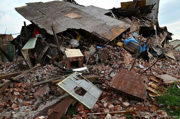 71 Urban Landscapes So Bleak They Look Like Humanity Gave Up Halfway Through (New Pics)